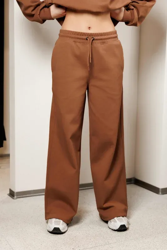 Pantaloni Elite Evazați (160-165 cm)| Femei  — Maro